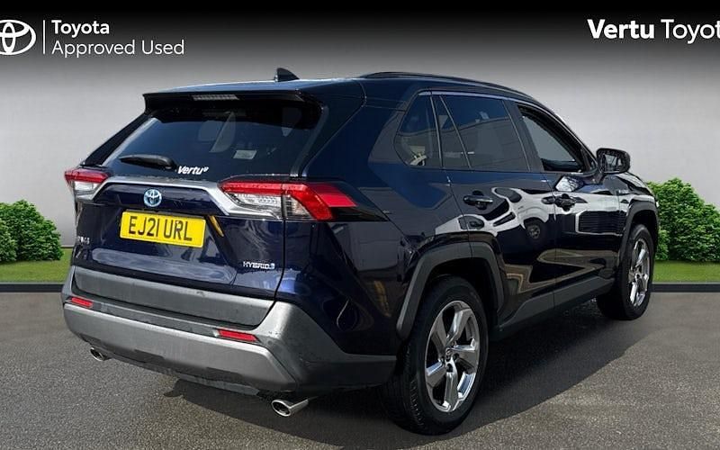 Usado Toyota RAV4 Design 218 HP (160 kW) 2025 SUV