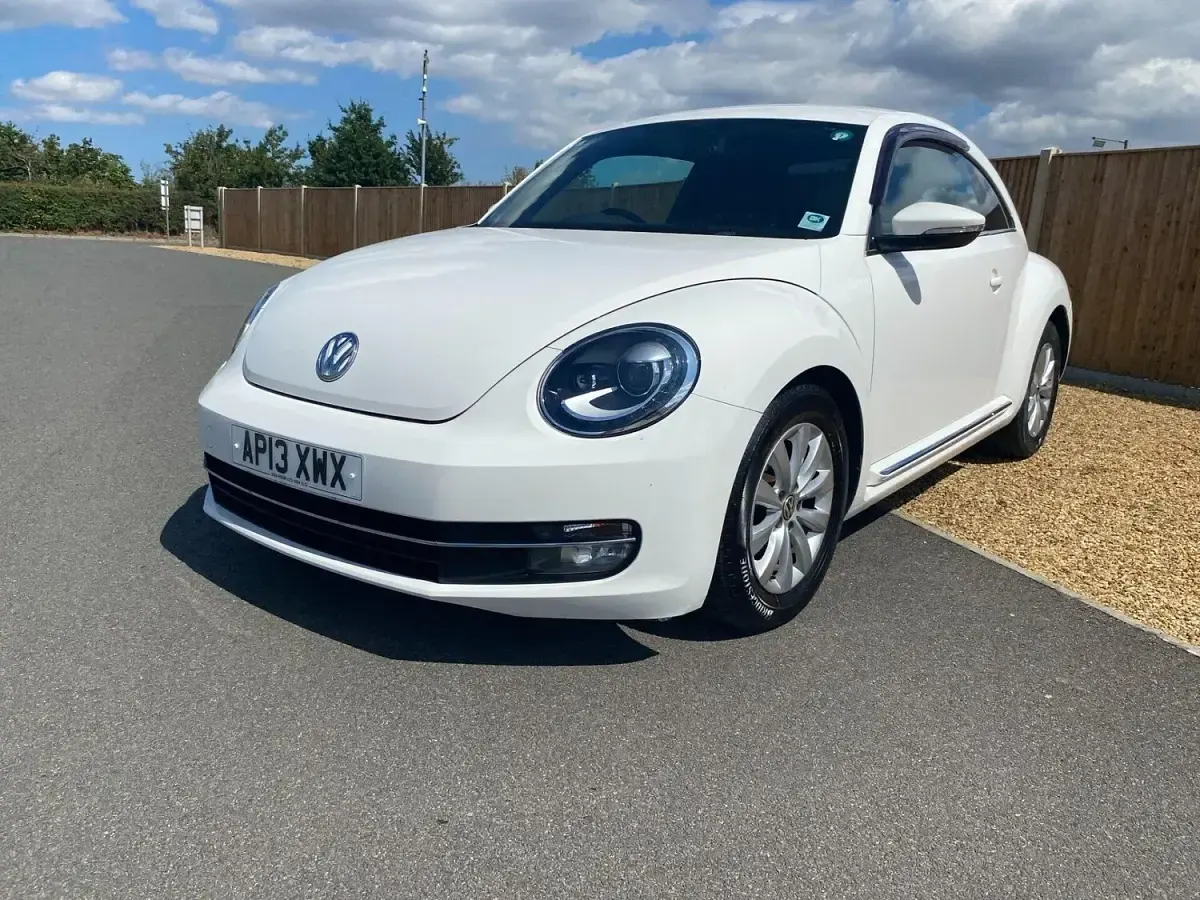 Used VW Beetle Design 105 HP (77 kW) 2013 White Hatchback