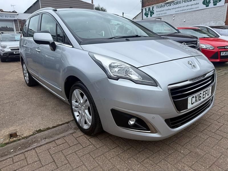 Second-hand Peugeot 5008 Active 120 CP (88 kW) 2016 Argintiu Monovolum