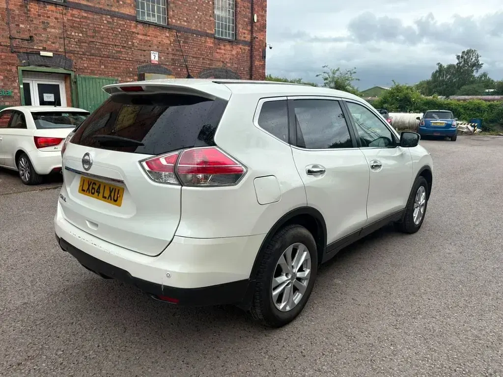 Used Nissan X-Trail Acenta 130 HP (95 kW) 2014 White SUV