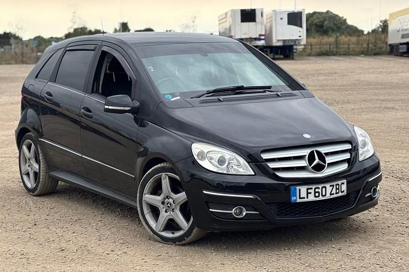 Black Used 2010 Mercedes B180 MPV | £1,485 (Good price) - Image 1/1