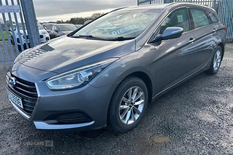 Silver Used 2015 Hyundai i40 SE Estate | £4,995 (Good price) - Image 1/1