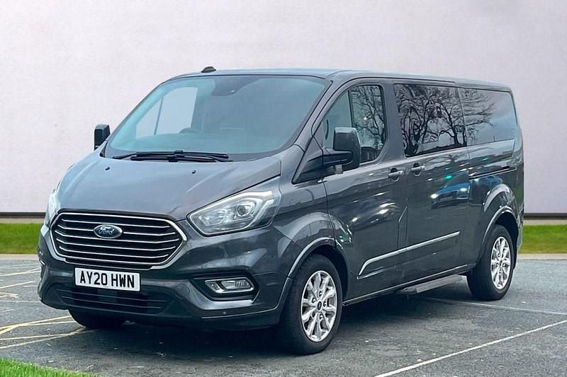 Begagnad Ford Tourneo Titanium 185 HK (136 kW) 2020 Grå Minibuss