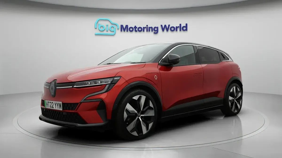 Used Renault Megane E-Tech Techno 161 kW (220 HP) 2022 Red and black Hatchback