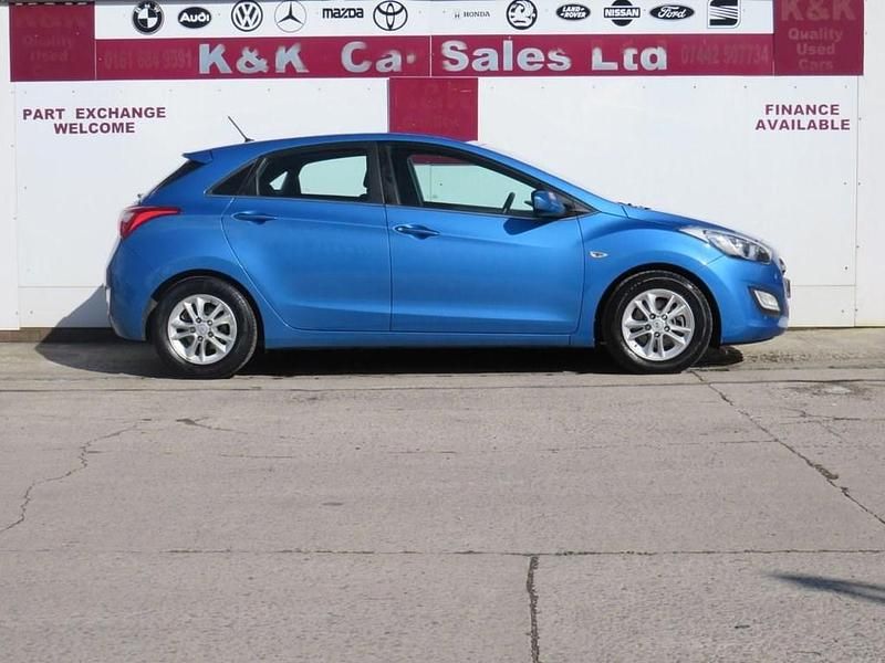 Used Hyundai i30 SE 110 HP (80 kW) 2015 Blue Hatchback