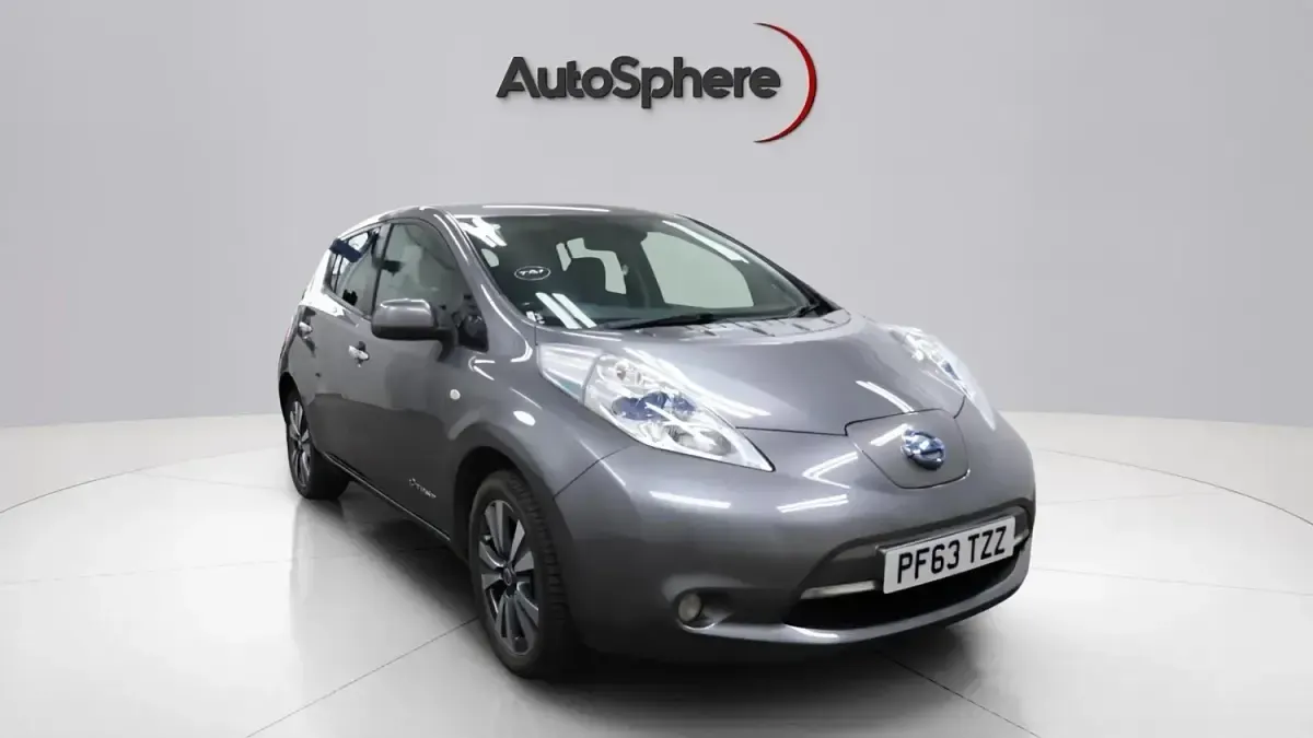Usado Nissan Leaf Tekna 80 kW (109 HP) 2014 Cinzento Citadino