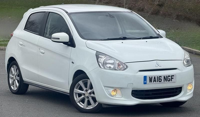 Used Mitsubishi Mirage 79 HP (58 kW) 2016 White Hatchback