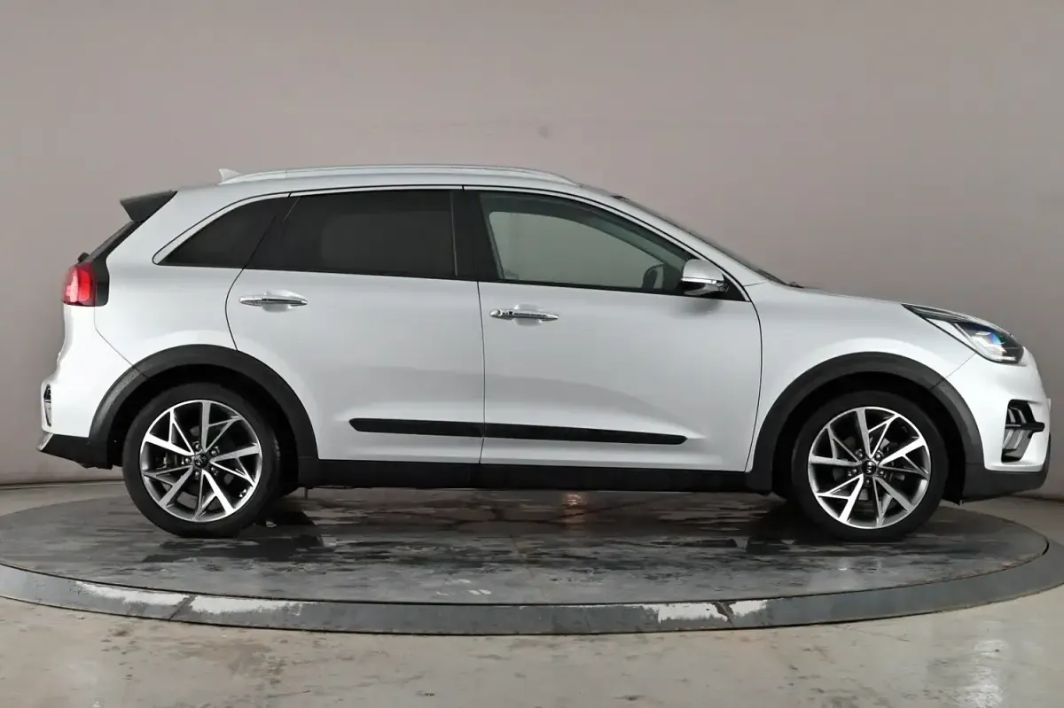 Used Kia Niro 141 HP (103 kW) 2021 Silver SUV