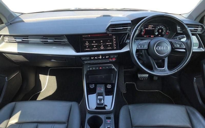 Usado Audi A3 Sport 150 HP (110 kW) 2021 Preto Sedan