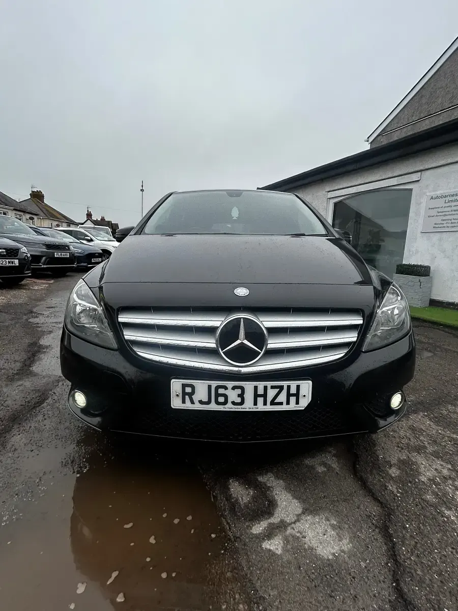 Used Mercedes B180 SE 109 HP (80 kW) 2014 Black Hatchback