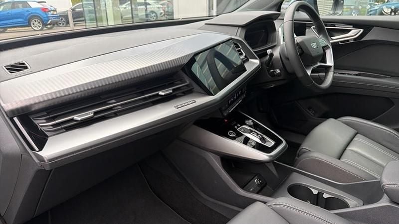 Second-hand Audi Q4 e-tron Sport 210 kW (286 CP) 2025 Albastru SUV