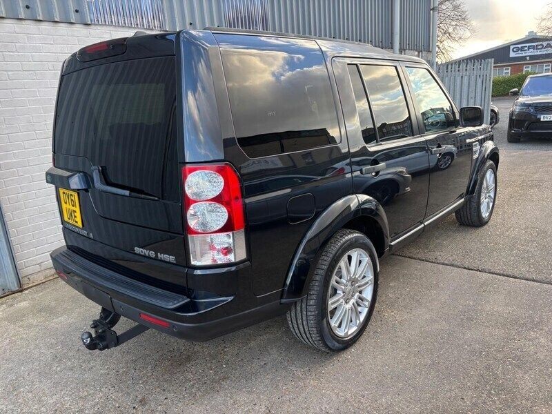 Black Used 2011 Land Rover Discovery 4 HSE SUV | £8,495 (Good price) - Image 1/4