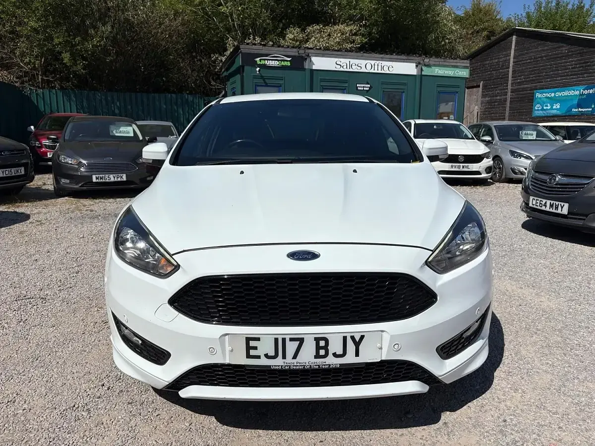 Used Ford Focus ST-Line 150 HP (110 kW) 2017 White Hatchback