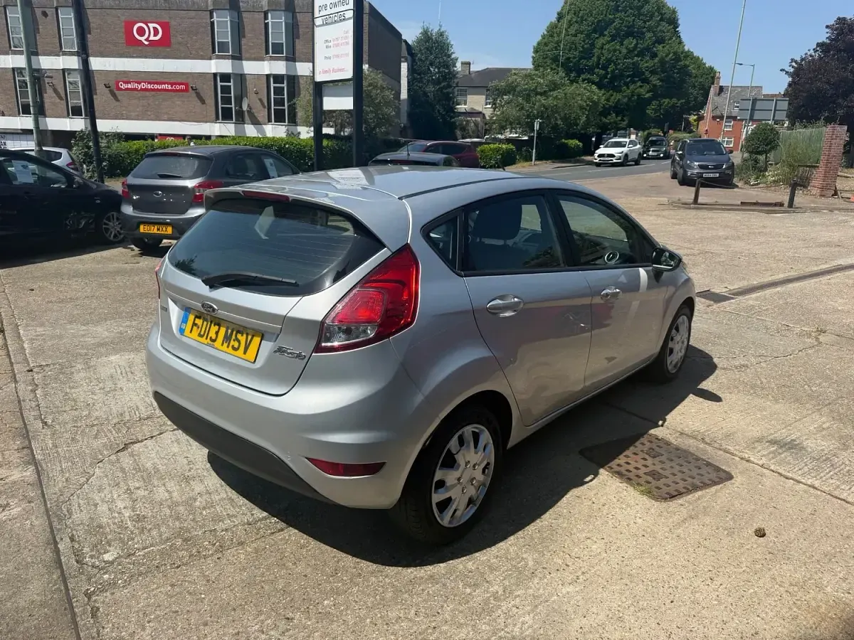 Used Ford Fiesta Style 75 HP (55 kW) 2013 Silver Hatchback