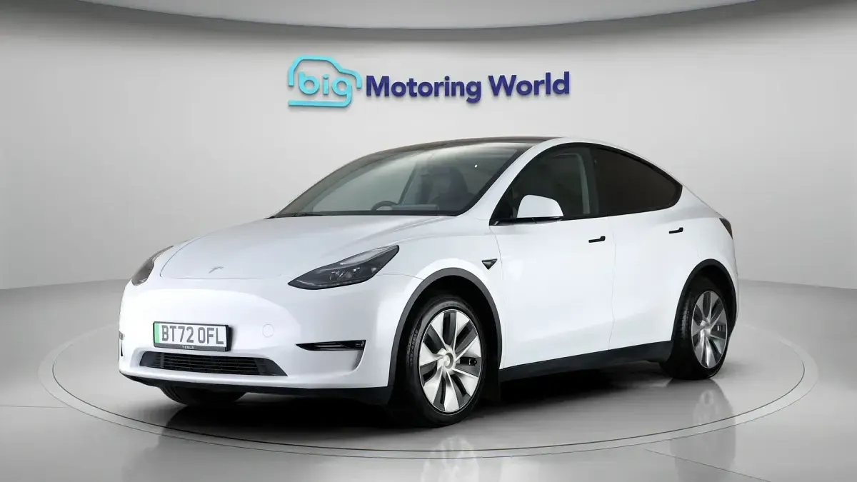 Used Tesla Model Y Long Range AWD 378 kW (514 HP) 2022 White SUV