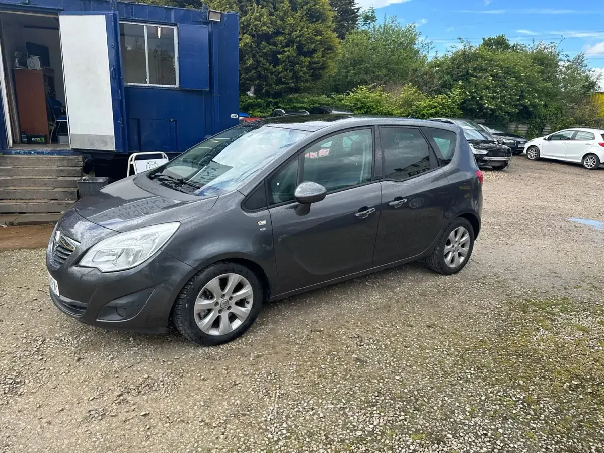 Używany Vauxhall Meriva 100 KM (73 kW) 2010 Szary Minivan
