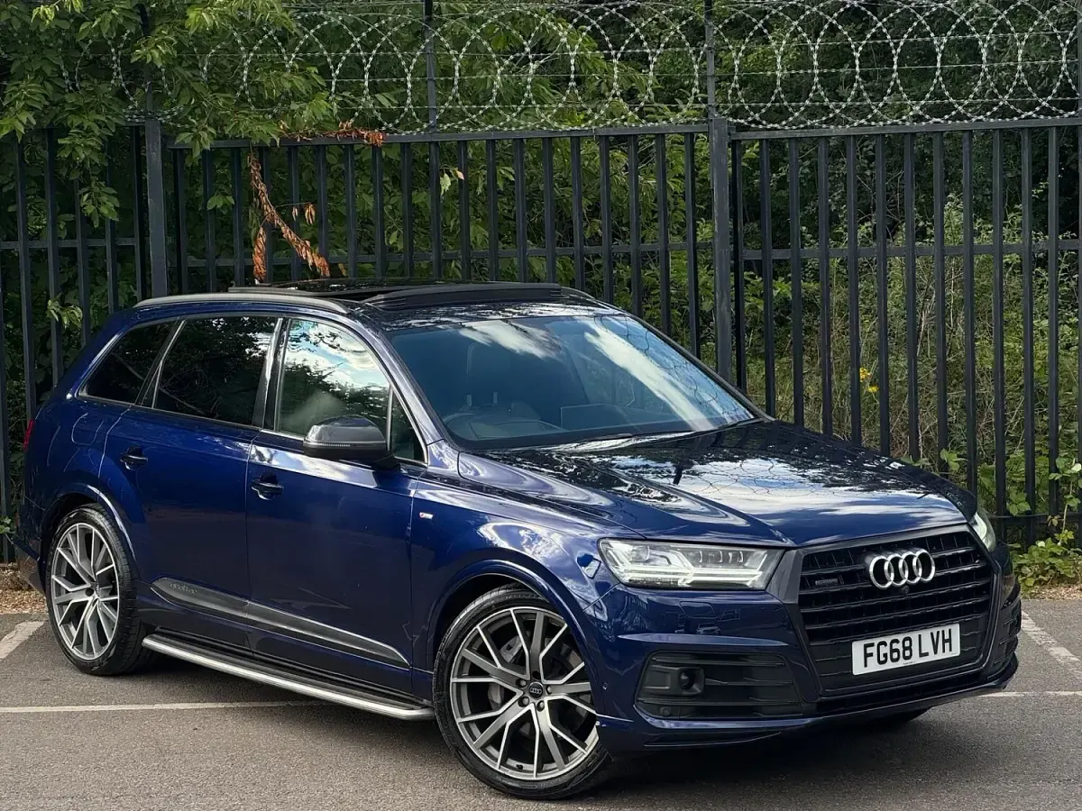 Used Audi Q7 Comfort 2018 Blue SUV