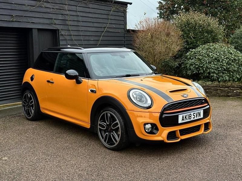 Used Mini Cooper S Hatch 192 HP (141 kW) 2018 Orange Hatchback
