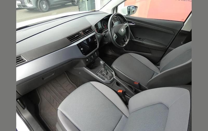 Used Seat Arona SE Technology 113 HP (83 kW) 2018 White SUV