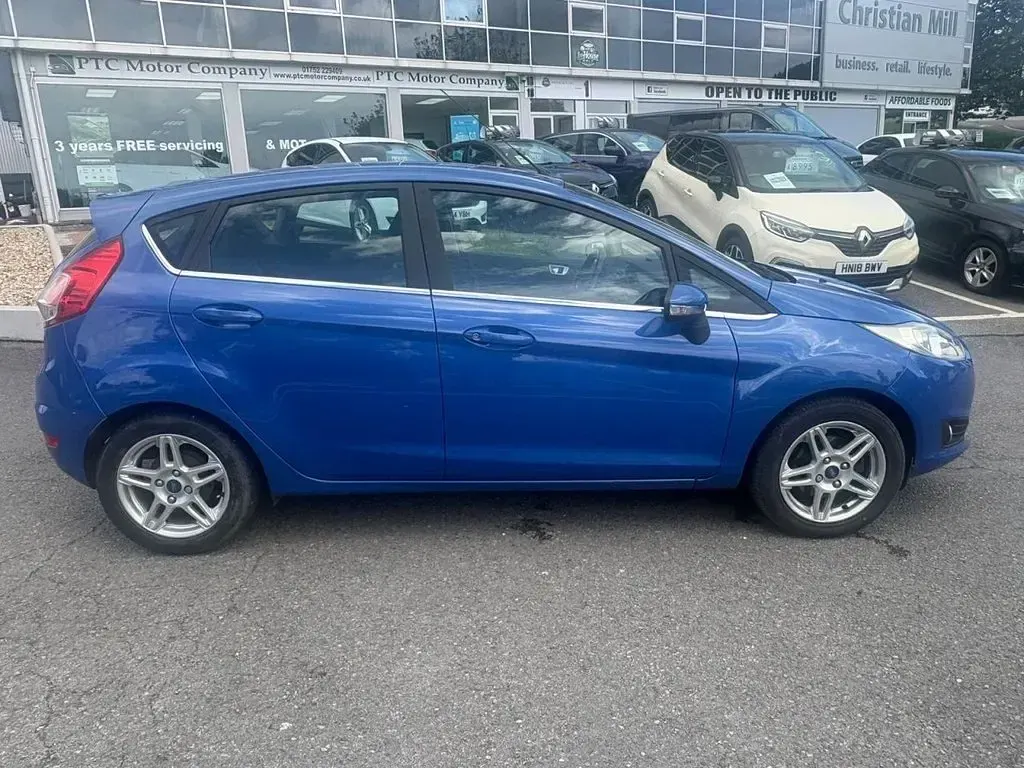 Used Ford Fiesta Zetec 82 HP (60 kW) 2014 Blue Hatchback