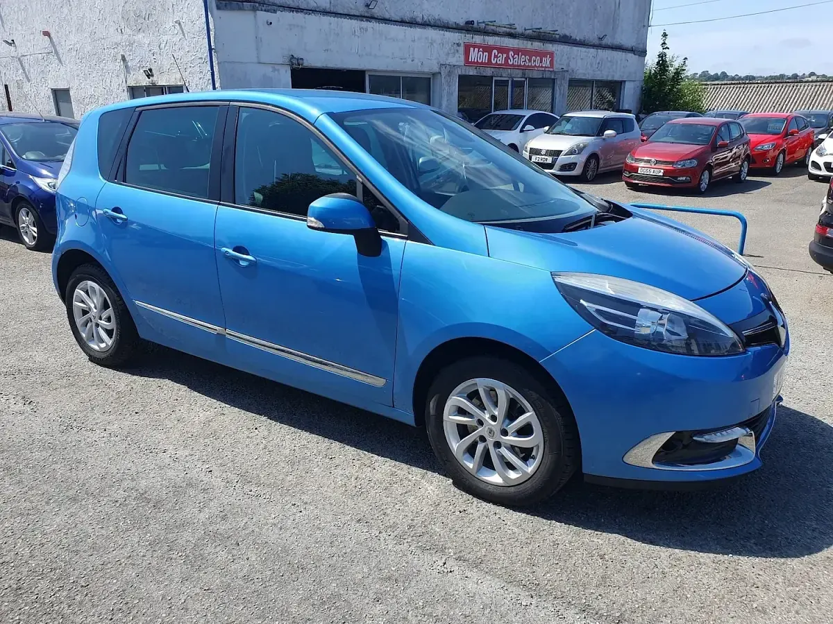 Used Renault Scénic Dynamique 2015 Blue MPV