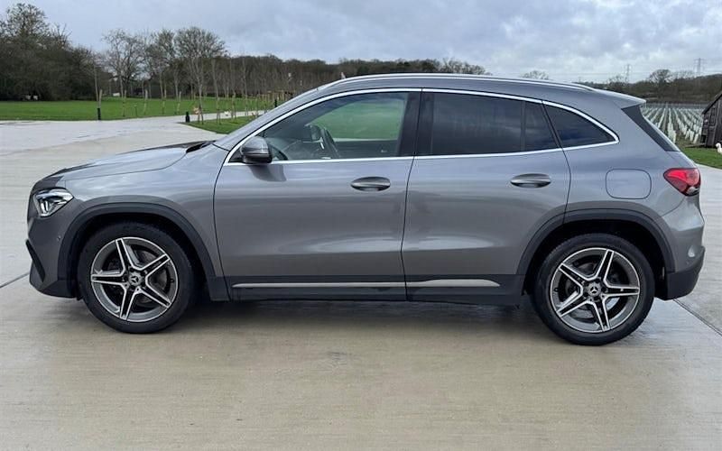 Used Mercedes GLA200 Executive 150 HP (110 kW) 2021 Grey SUV