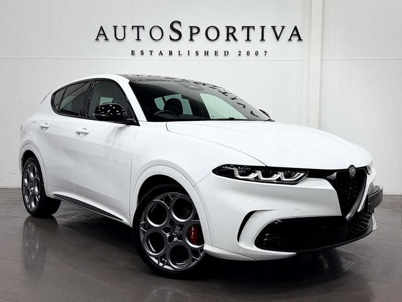 White/black Used 2024 Alfa Romeo Tonale SUV | £27,750 (Fair price) - Image 1/3