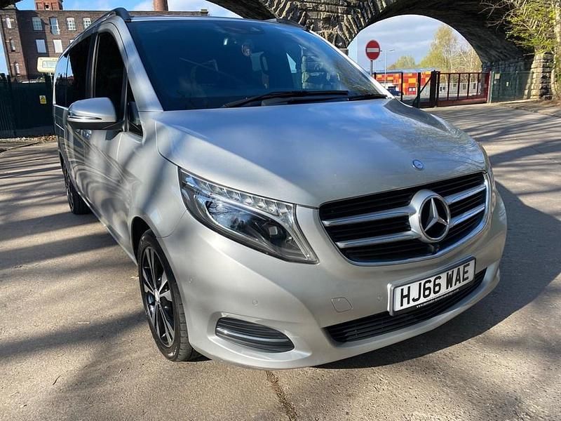 Used Mercedes V220 163 HP (119 kW) 2016 Silver MPV