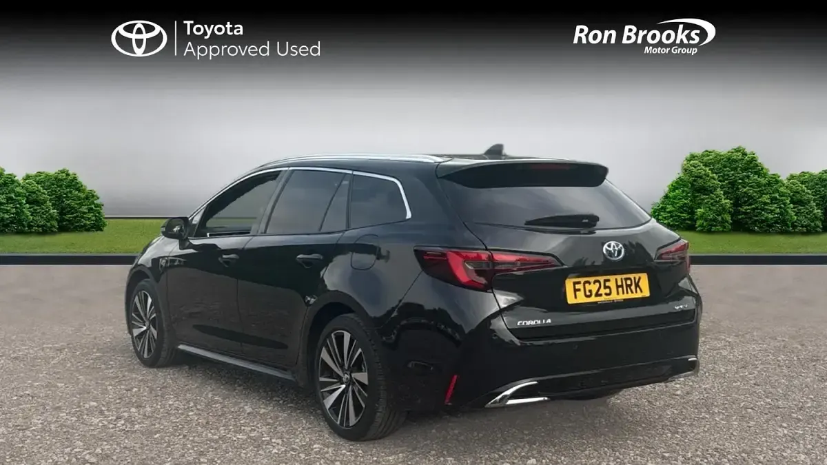 Used Toyota Corolla Design 140 HP (102 kW) 2025 Black Estate