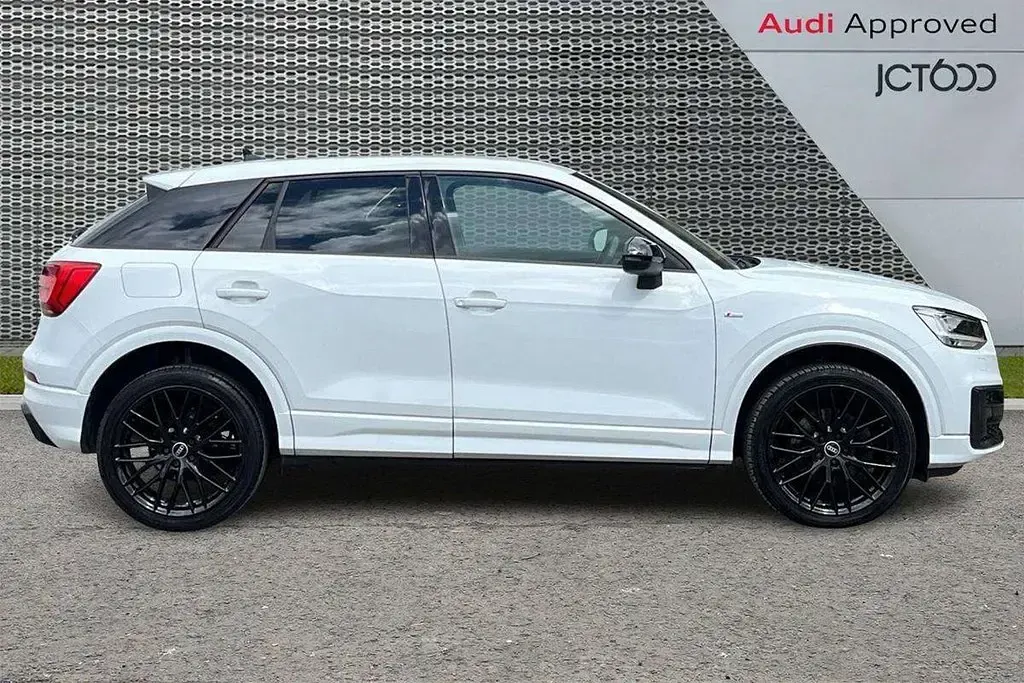 Used Audi Q2 Black Edition 150 HP (110 kW) 2020 White SUV