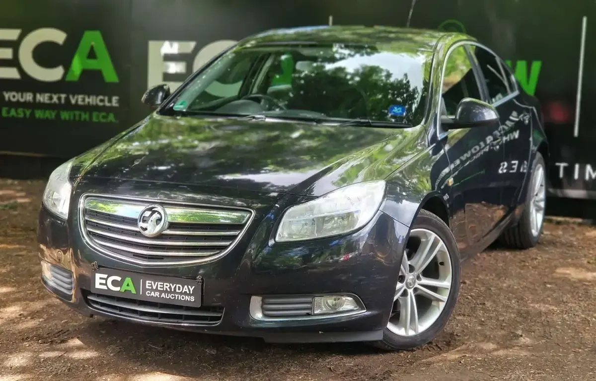 Used Vauxhall Insignia SRi 195 HP (143 kW) 2012 Black Hatchback