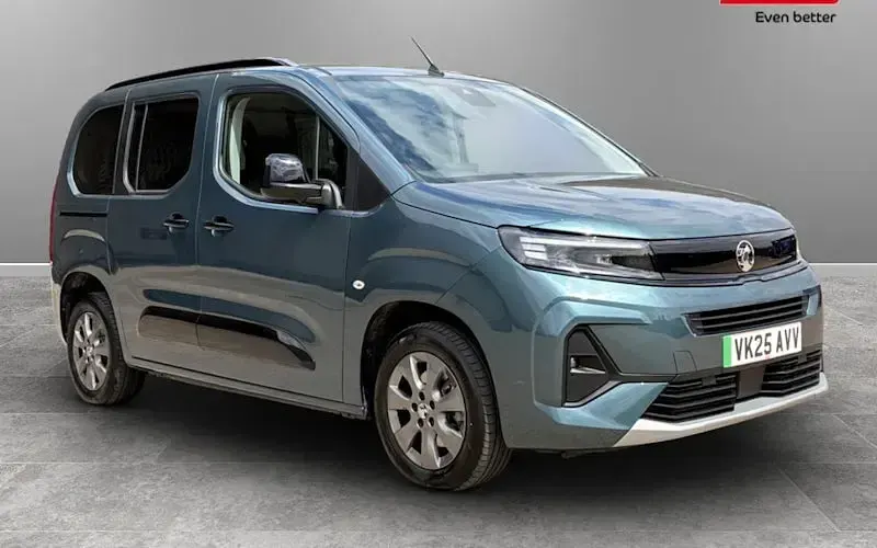 Used Vauxhall Combo Ultimate 100 kW (136 HP) 2026 MPV