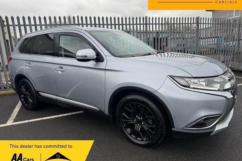 Used Mitsubishi Outlander 2017 Silver SUV