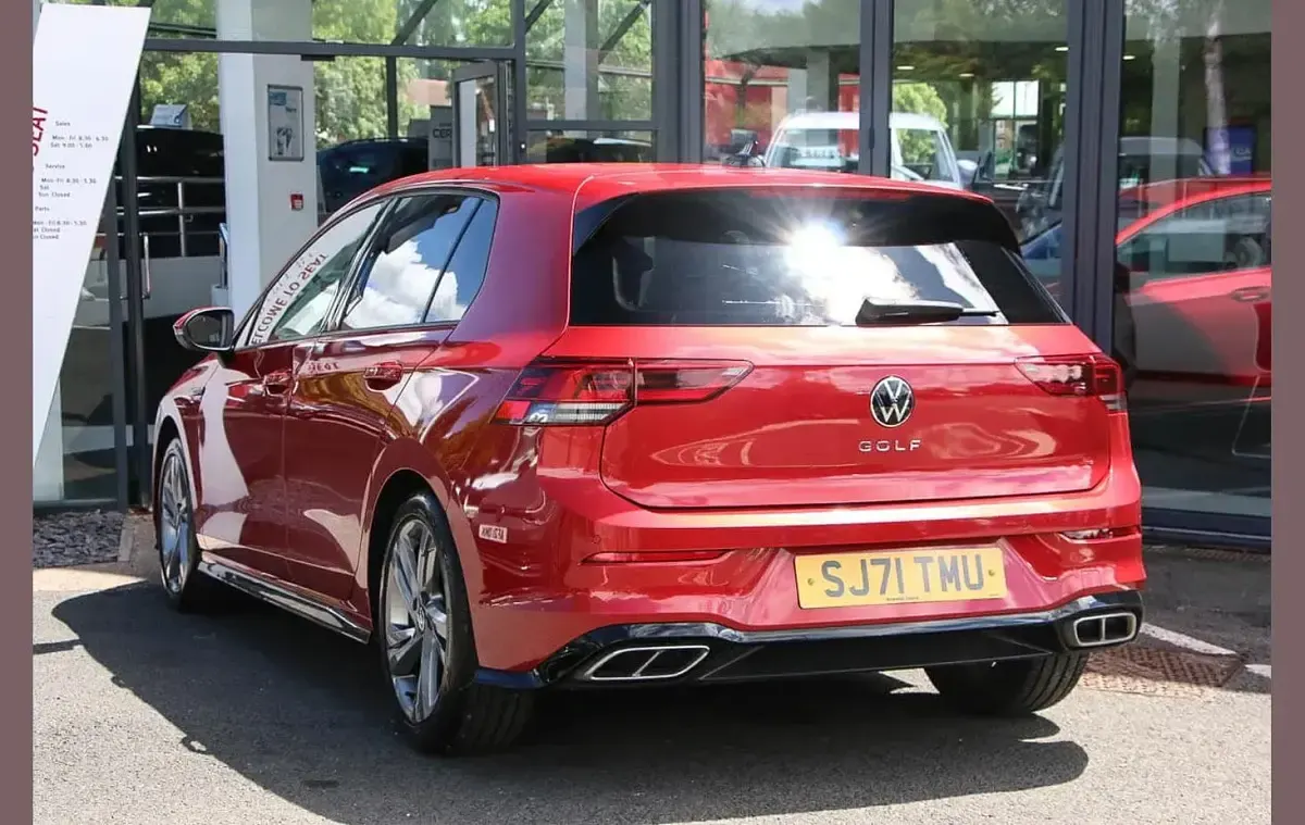 Used VW Golf VIII R-line 128 HP (94 kW) 2021 Red Hatchback