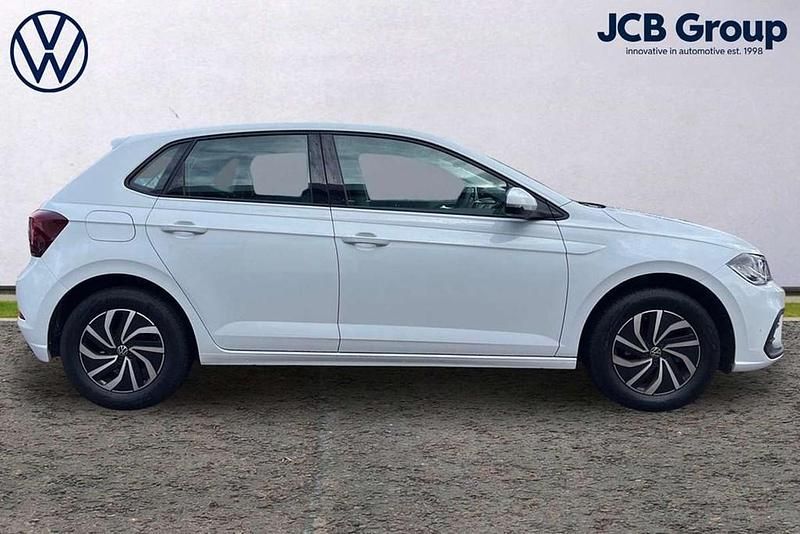 Used VW Polo Life 80 HP (58 kW) 2024 White Hatchback