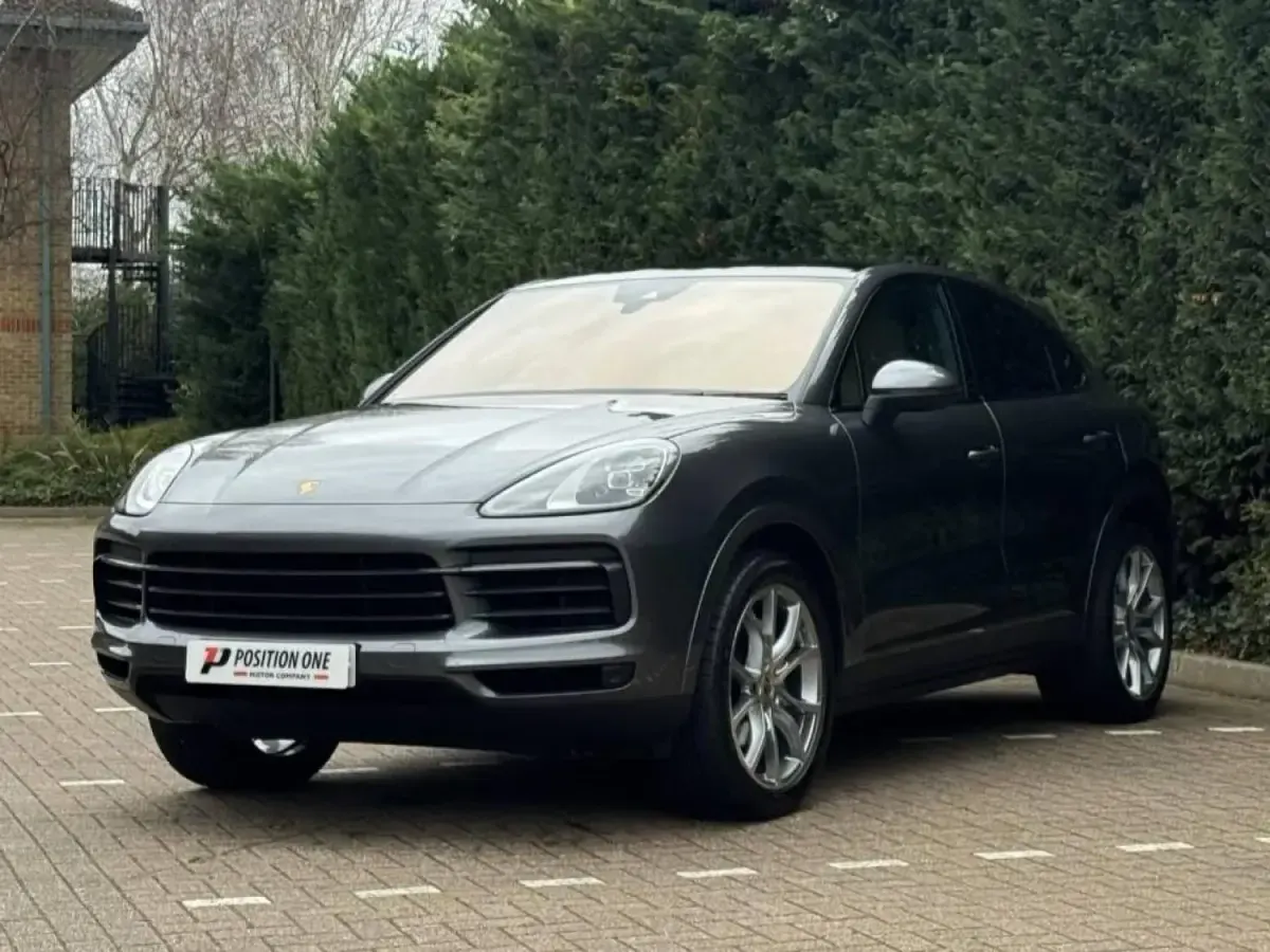 Usado Porsche Cayenne 340 HP (250 kW) 2020 Cinzento SUV