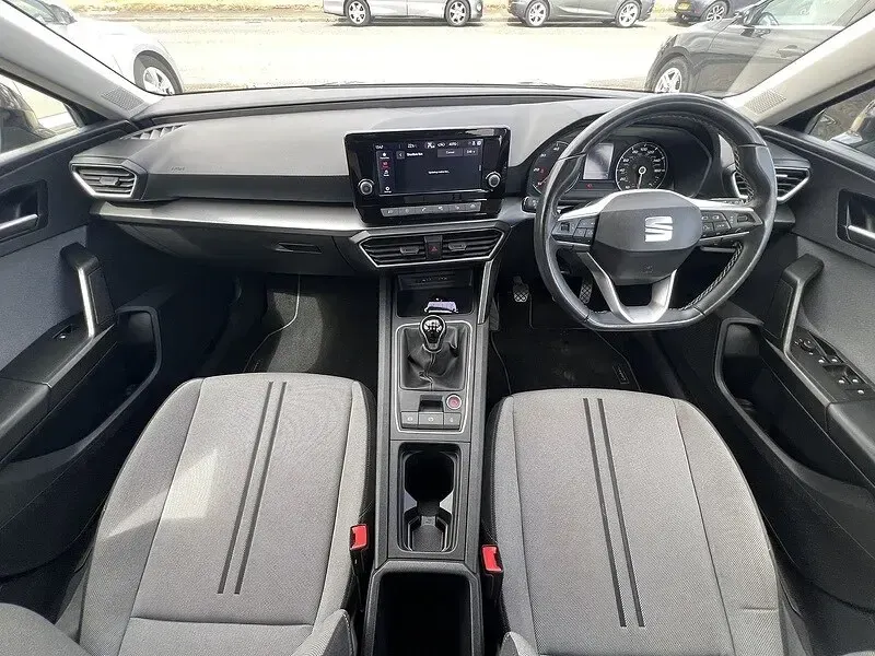 Used Seat Leon SE 113 HP (83 kW) 2022 Blue Estate