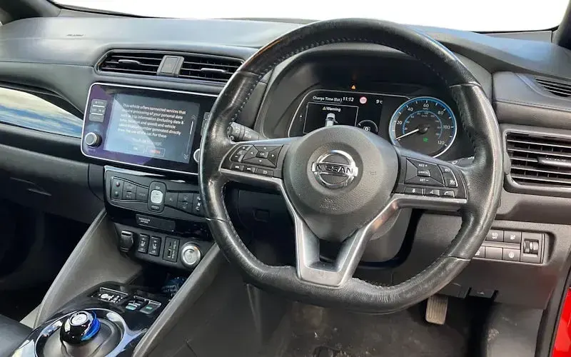 Used Nissan Leaf N-Connecta 110 kW (150 HP) 2021 Red Hatchback