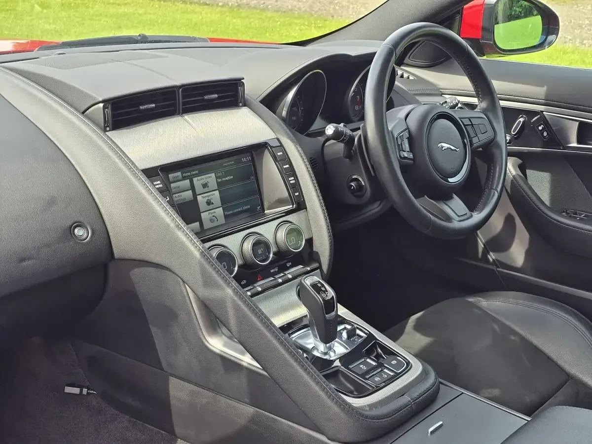 Used Jaguar F-Type Supercharged 380 HP (279 kW) 2014 Red Coupe