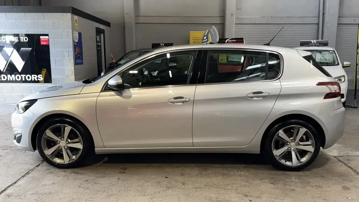 Used Peugeot 308 Allure 130 HP (95 kW) 2017 Silver Hatchback