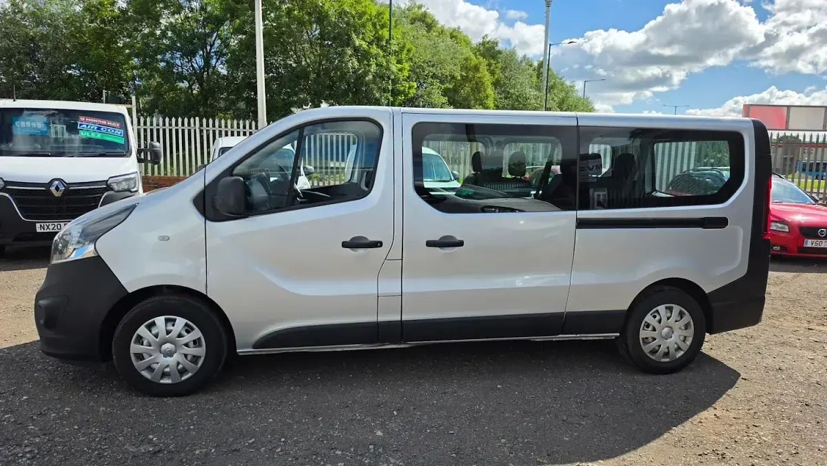 Used Vauxhall Vivaro 120 HP (88 kW) 2019 Silver MPV