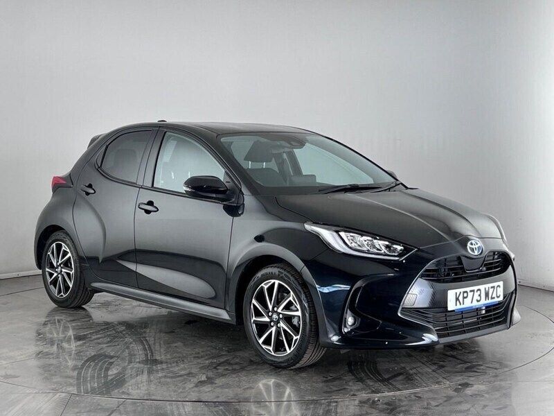 Black Used 2023 Toyota Yaris Hybrid Design Hatchback | £17,900 (Good price) - Image 1/3