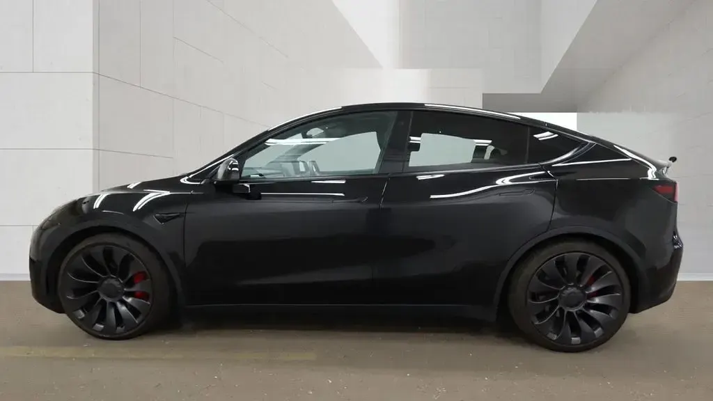 Used Tesla Model Y Performance 313 kW (426 HP) 2023 Black SUV