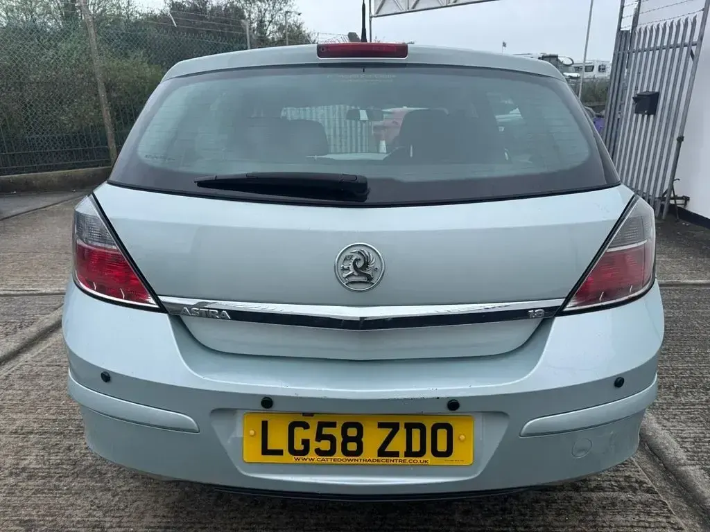 Used Vauxhall Astra 138 HP (101 kW) 2008 Green Hatchback