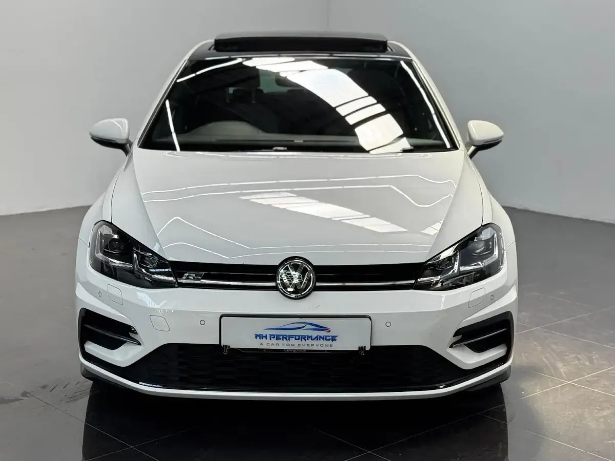 Used VW Golf VII R-line 150 HP (110 kW) 2018 White Hatchback