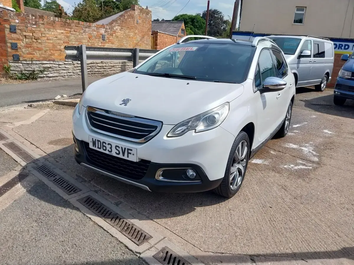 Used Peugeot 2008 115 HP (84 kW) 2013 White SUV