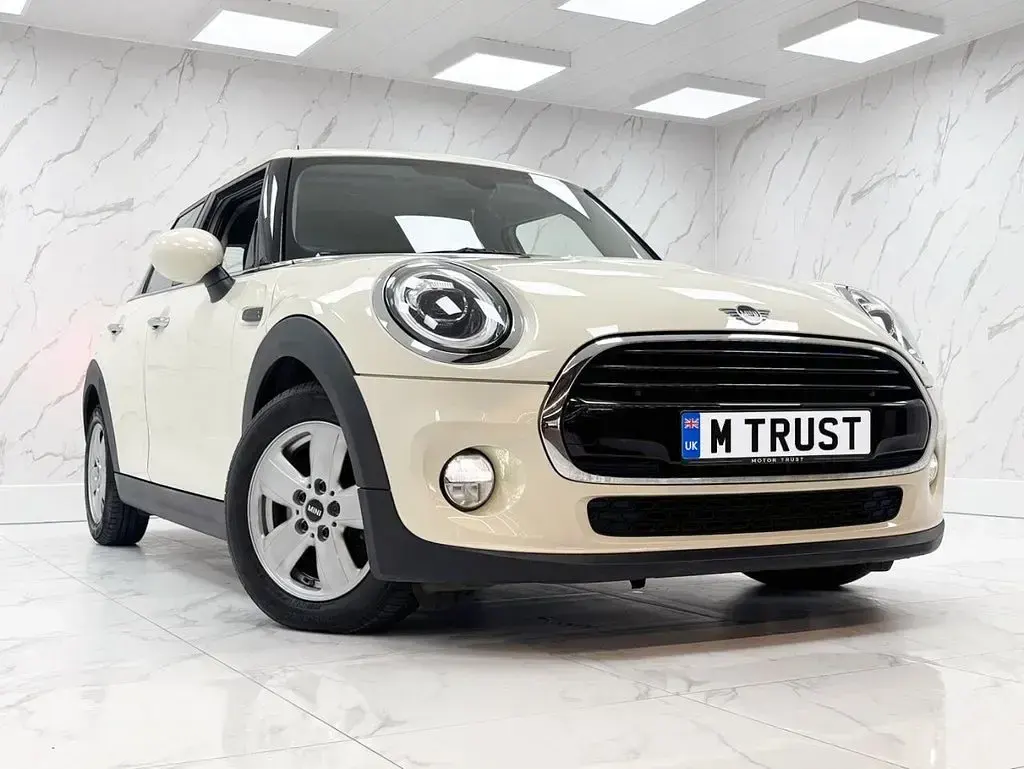 Used Mini Cooper Hatch 136 HP (100 kW) 2018 White Hatchback