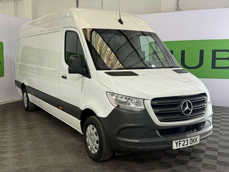 Begagnad Mercedes Sprinter Premium 2023 Vit Van