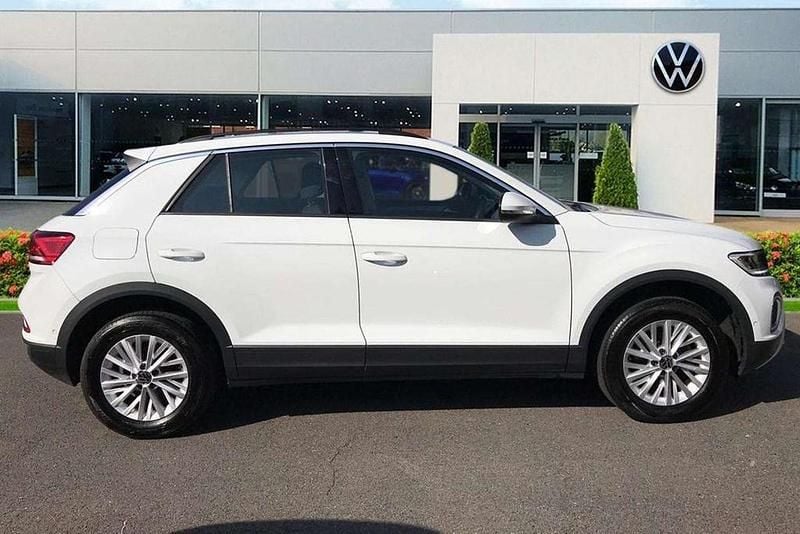 Used VW T-Roc Life 150 HP (110 kW) 2023 White SUV
