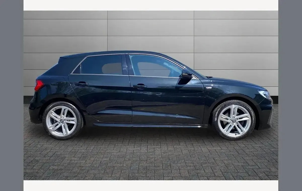 Używany Audi A1 S-Line 150 KM (110 kW) 2020 Czarny SUV